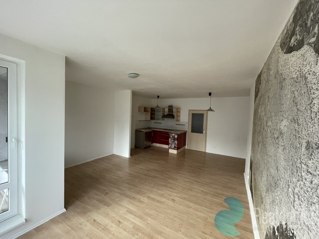 Prodej bytu 3+kk, 83 m² – prostorný, světlý byt s dobrou dis - 6