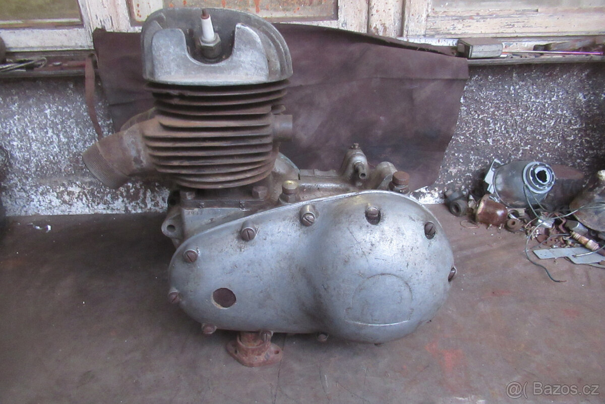 Honda125cbx,Victoria 250 ,Triumph 250,Jawa 559 - 6