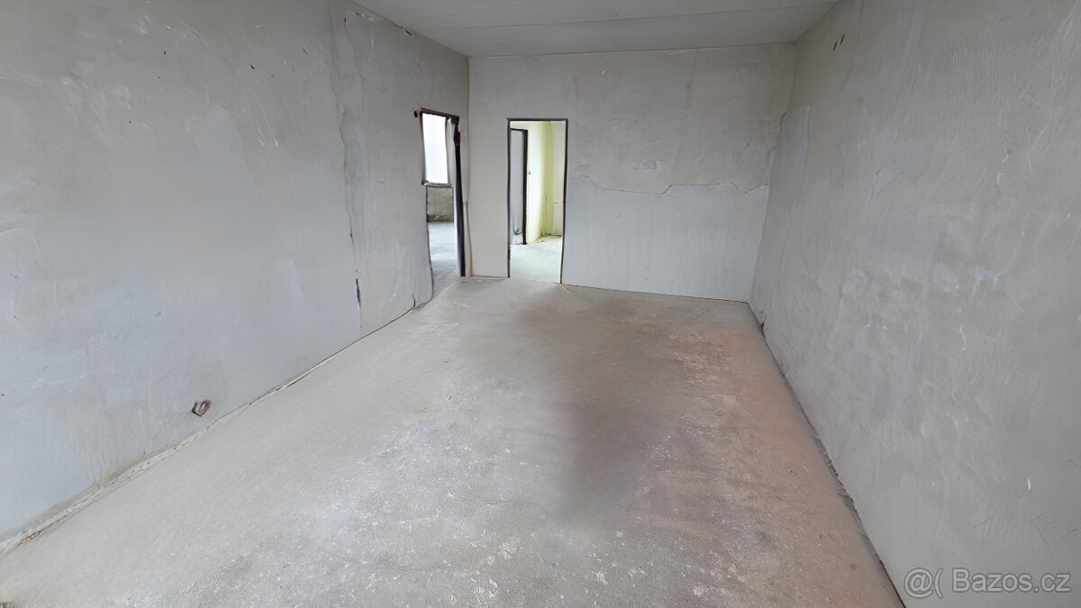 Byt 3+1 (69 m²) s garáží v Lesné u Tachova k rekonstrukci - 6