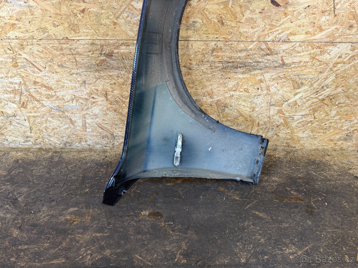 LEVÝ PŘEDNÍ BLATNÍK BMW F10/F11 IMPERIALBLAU BRILLANTEEFEKT - 6