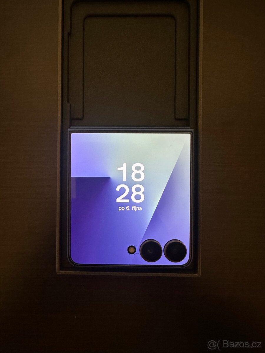 Samsung Galaxy Z Flip 7 – Modrý, 256 GB - 6