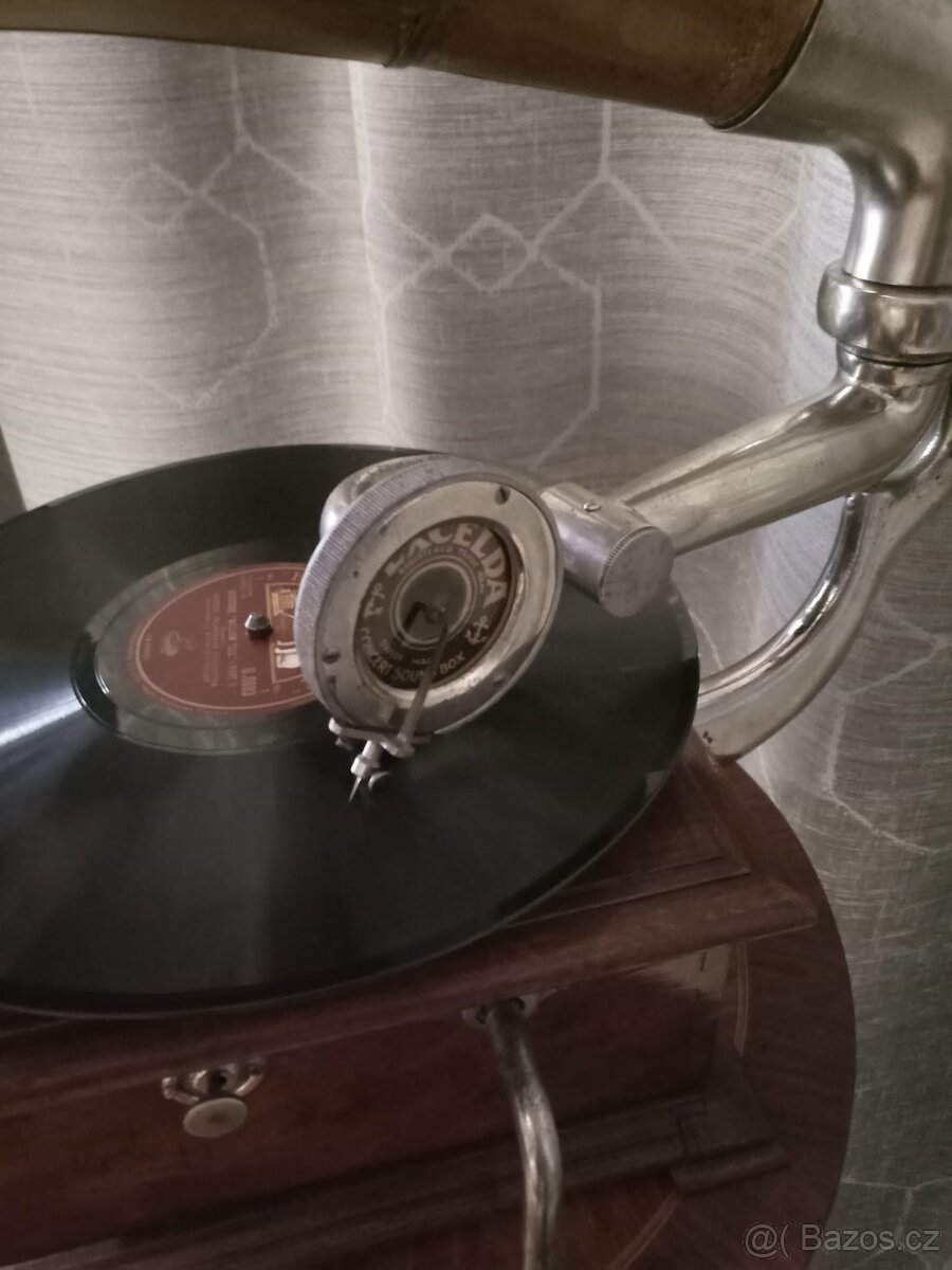 Gramofon s troubou - 6