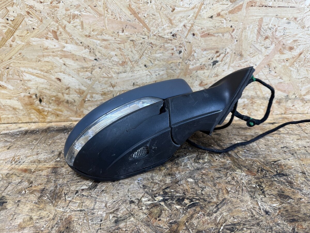 PRAVÉ ZPĚTNÉ ZRCÁTKO VW PASSAT B7 3C0857934A 9 PIN POŠKOZENÉ - 6