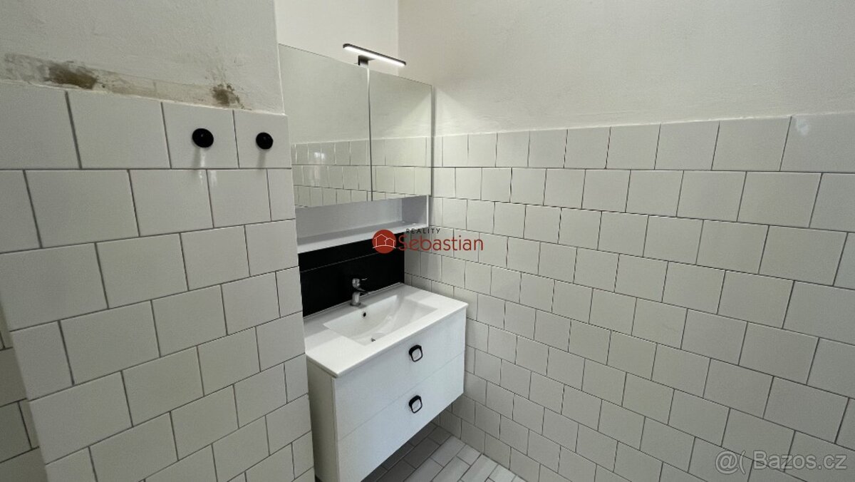 Pronájem bytu 1+kk, 39 m² – Praha 1, ul. Zlatnická - 6