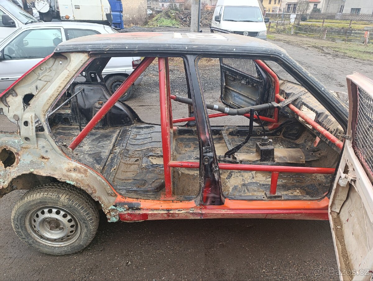 Karoserie felicia s rámem - 6