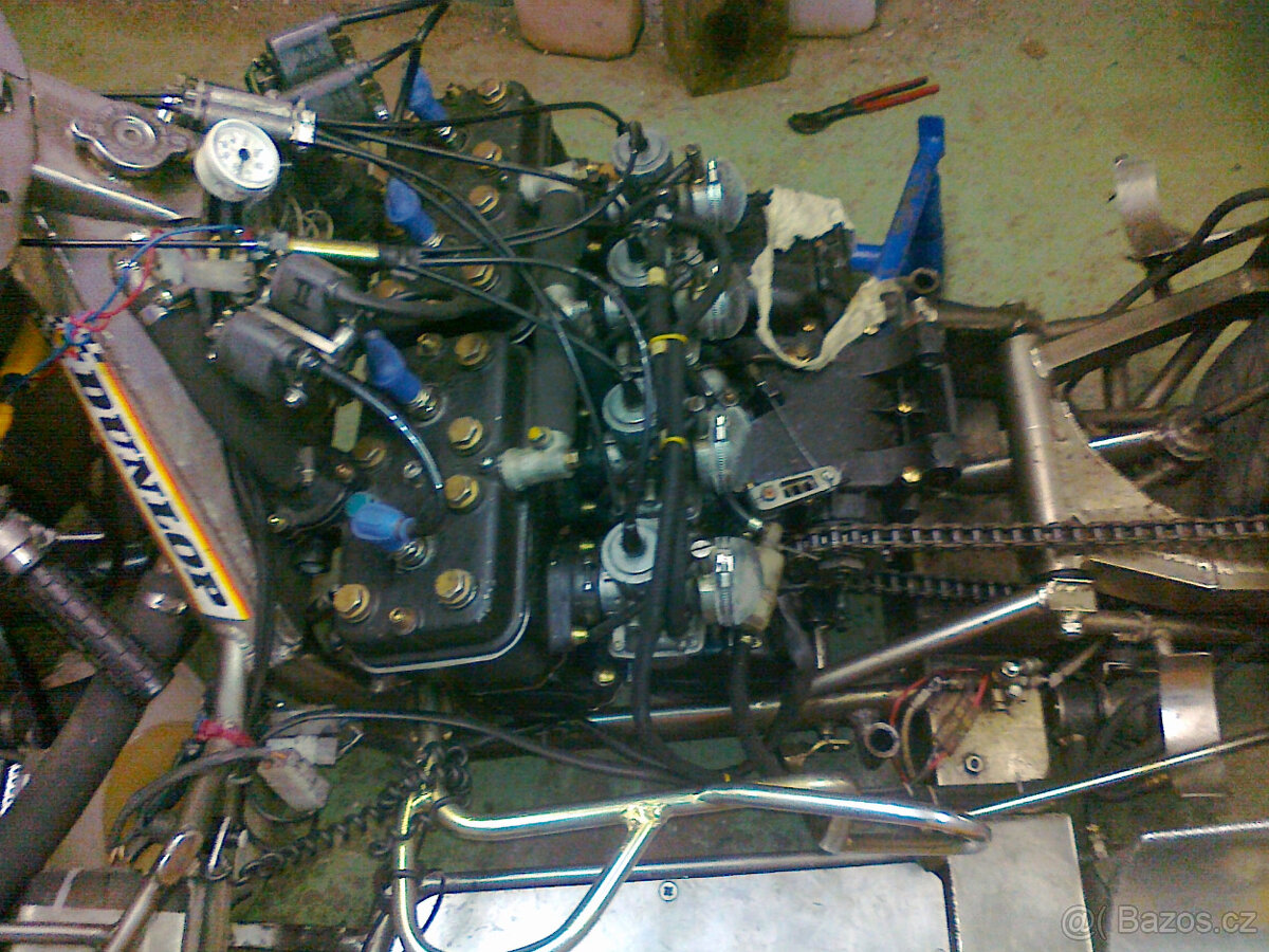 Silniční závodní sidecar - 6