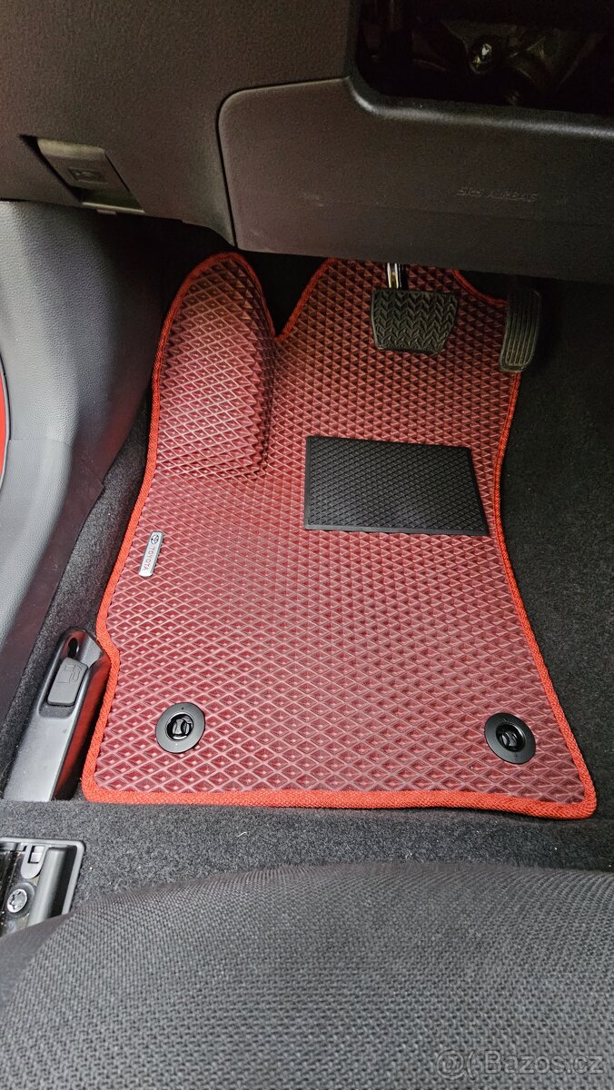 Eva Koberce do auta - 6