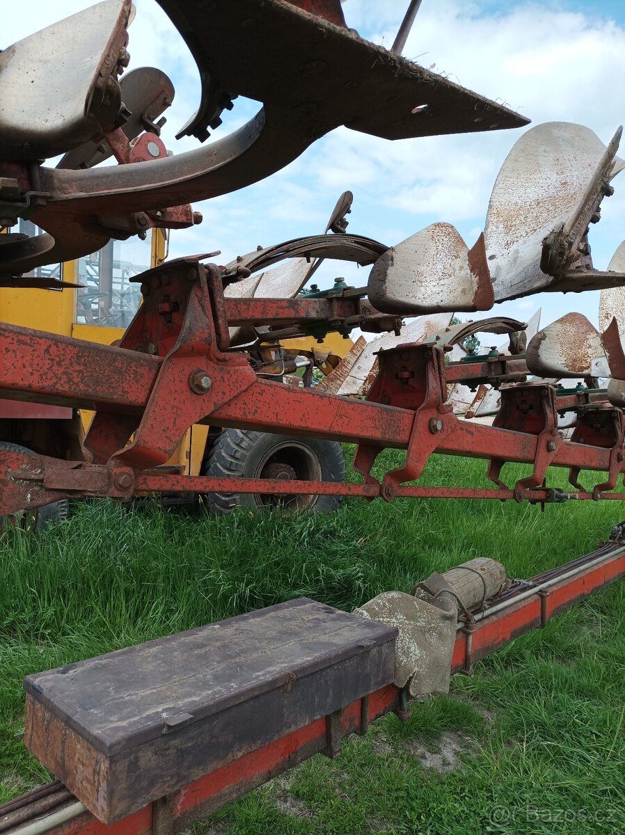 Pluh Kverneland PB-100 6radl. - 6