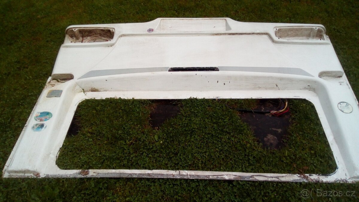 Zadní plast karavanu Burstner - 6