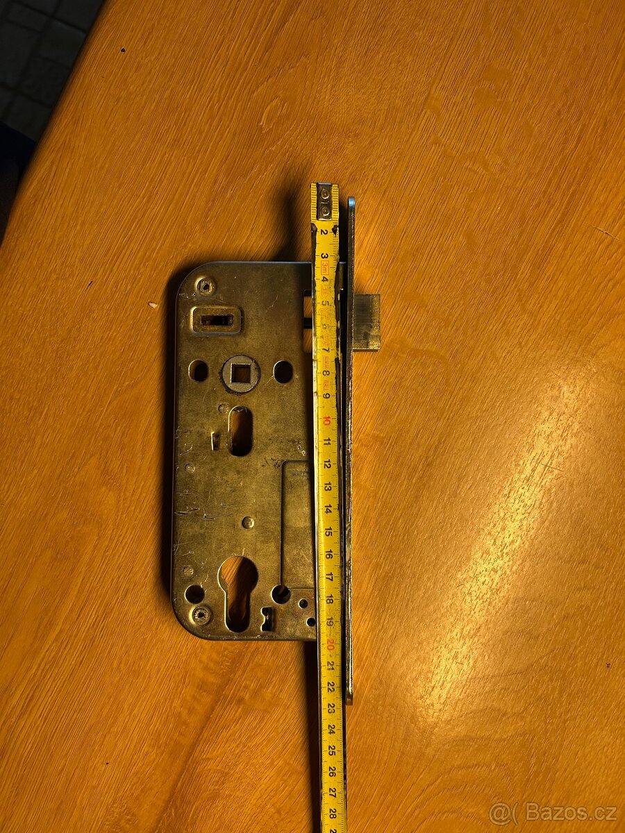 Vchodový zámek - 6