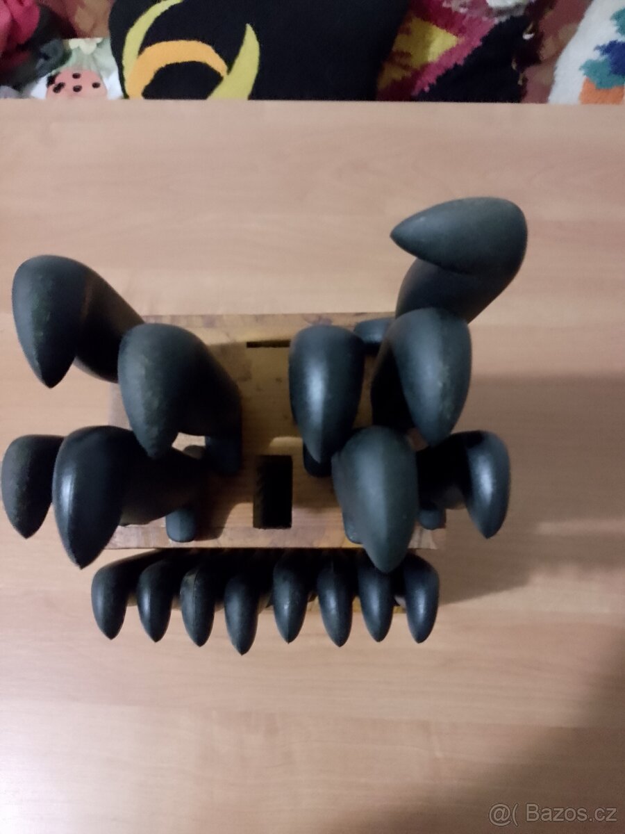 Nová sada 17 nožů v dřevěném bloku - 6