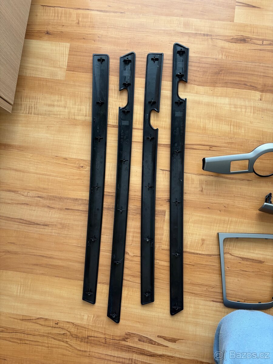 Škoda Octavia 2 FL - Dekoru Tmavě Šedá Mřížka (Carbon) - 6