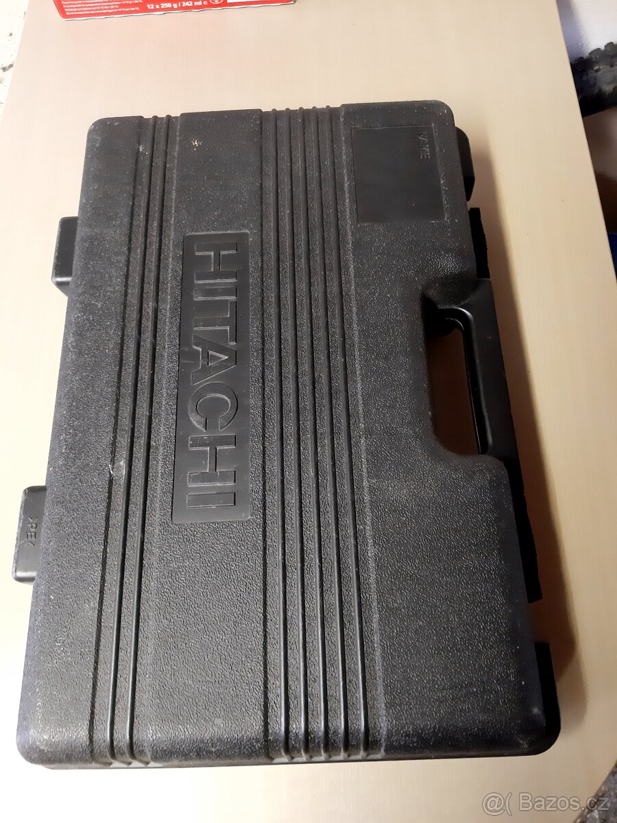 Hitachi akušroubovák+svítilna kufr - 6