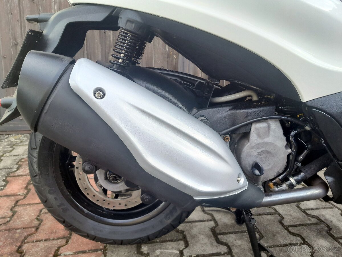 Piaggio Beverly 350i ABS, ASR - 6