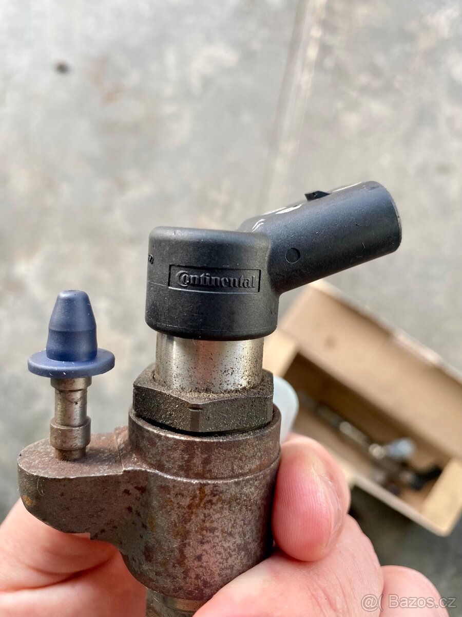 Vstřikovače Volvo V40 1.6D D2 Continental originál. - 6