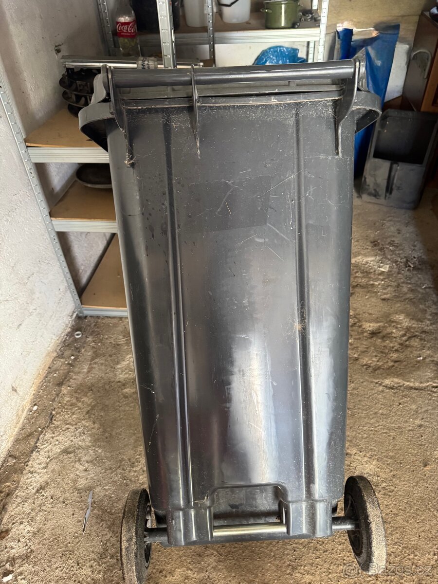 Plastová popelnice 360l - 6
