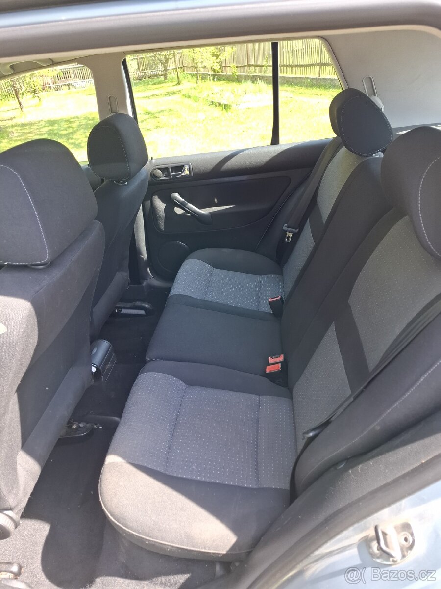 Volkswagen Golf IV 1.4 16V - 6
