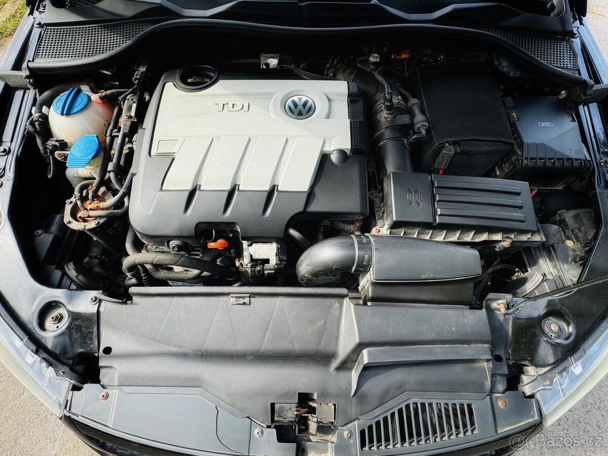 VW Scirocco 2.0 TDI, AUTO, nadst. výbava - 6