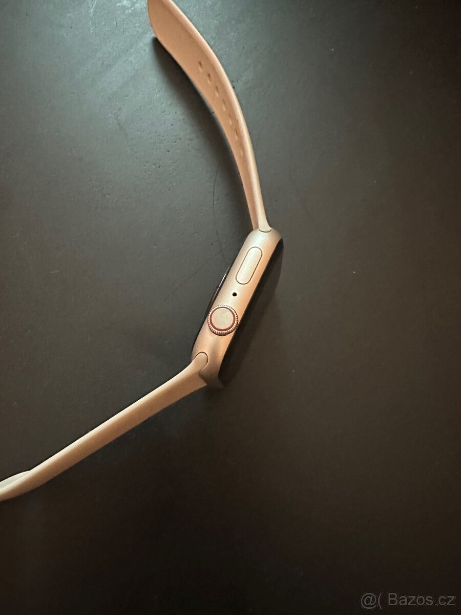Apple Watch 8 45 mm LTE - 6
