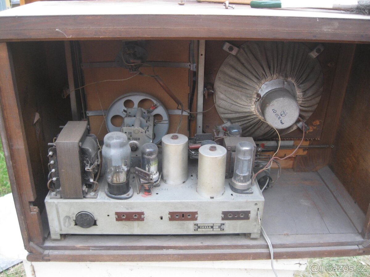 rádio TESLA Largo T516A - 1950 700kč - 6