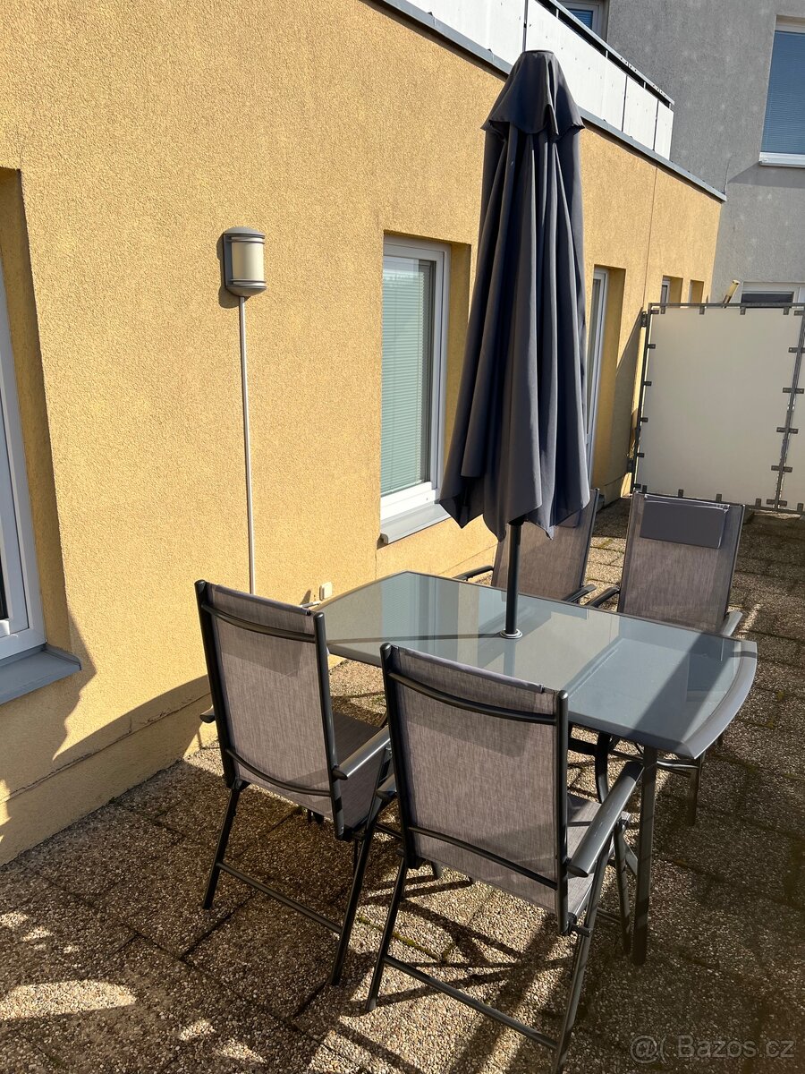Zahradní stůl, 4 židle a slunečník vč.základny - 6