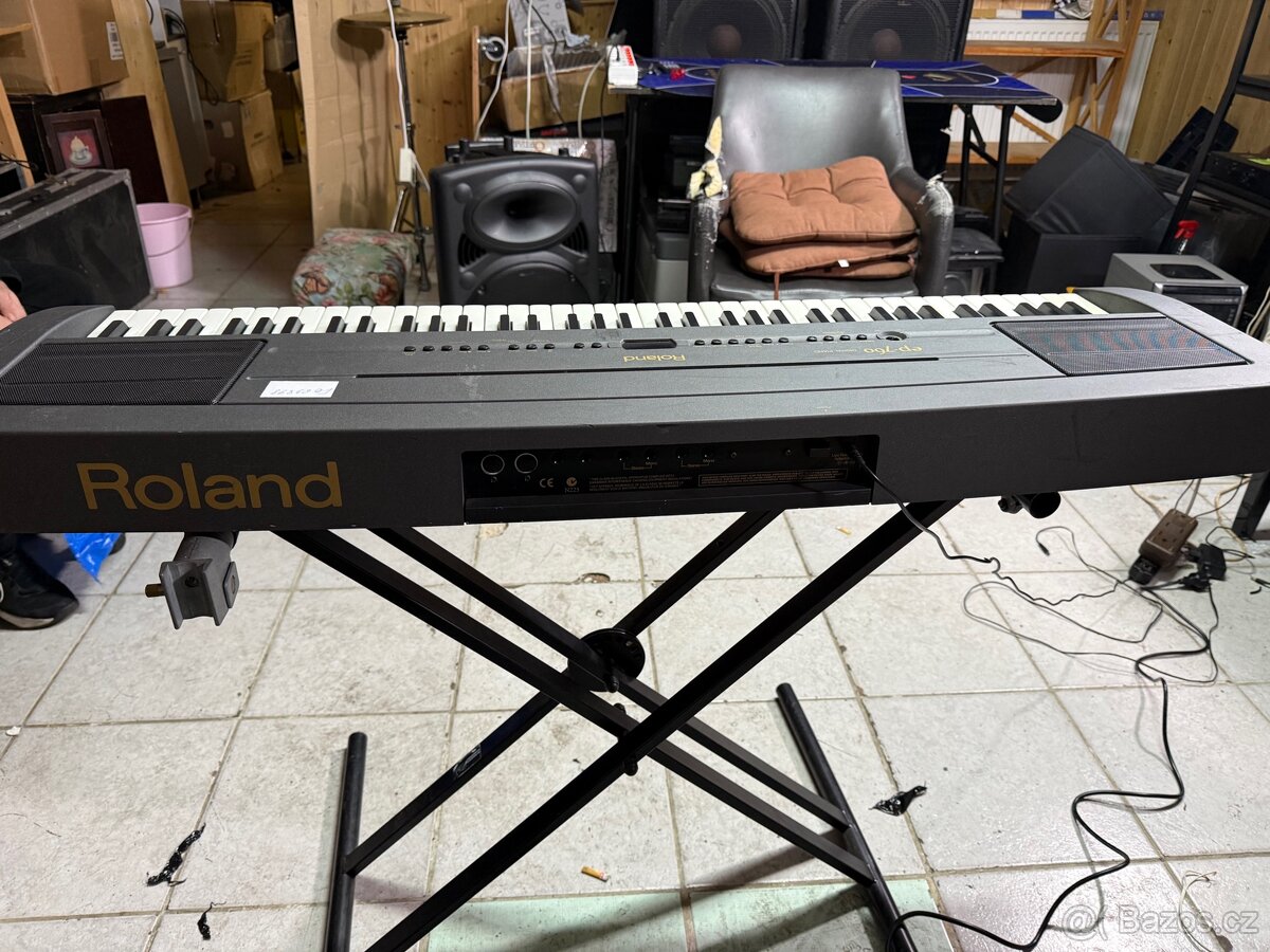 Roland EP-760 Digital Piano - 6