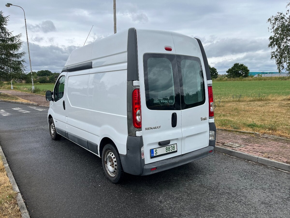Renault Trafic MAXI 2.0Dci L2H2 rok 2010 - 6