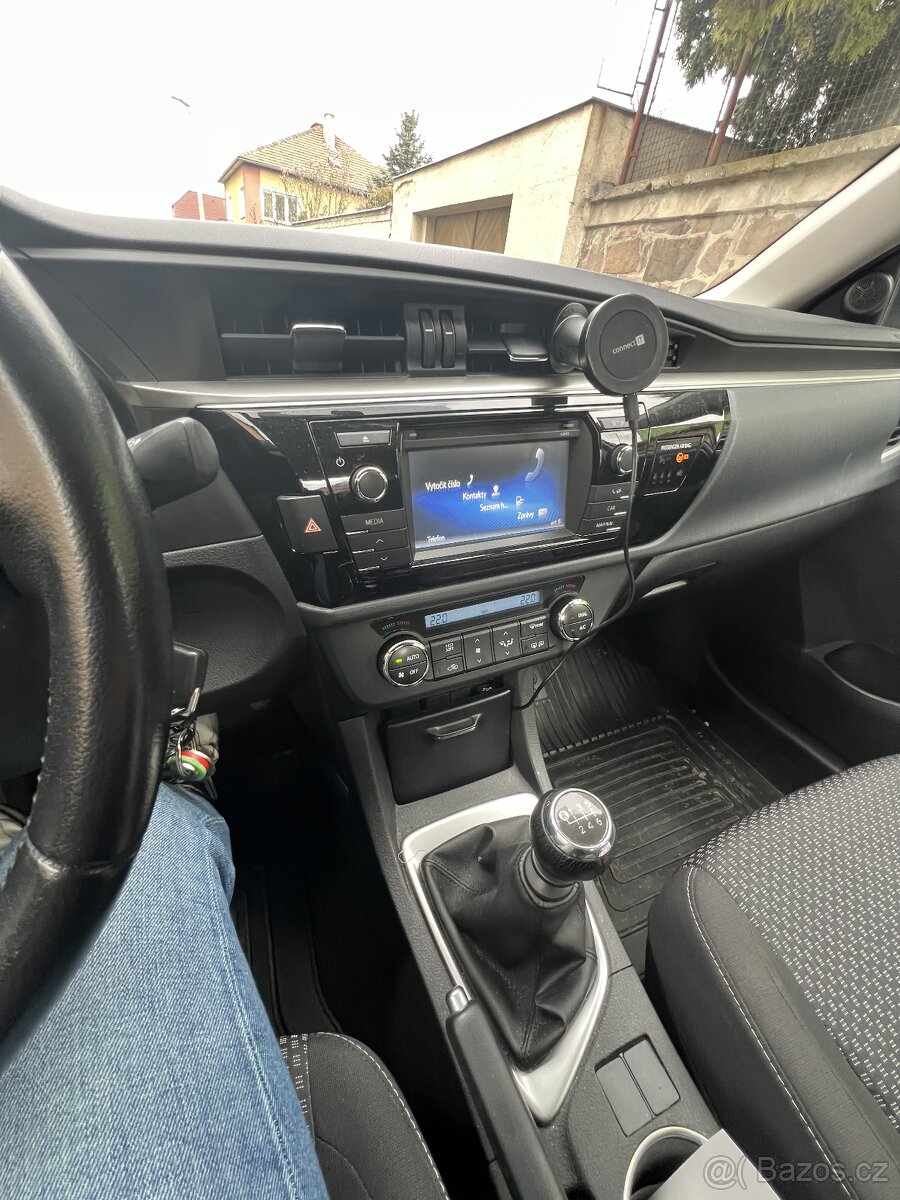 Toyota Corola servisní kniha - 6
