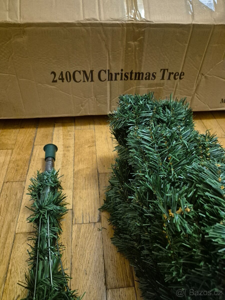 Nový umělý vánoční stromek, 240 cm - 6