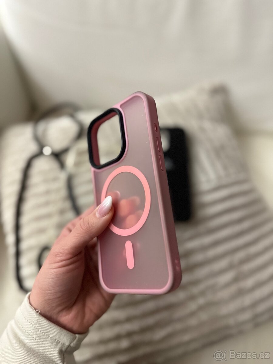 Set krytů na iPhone 15 Pro - 6