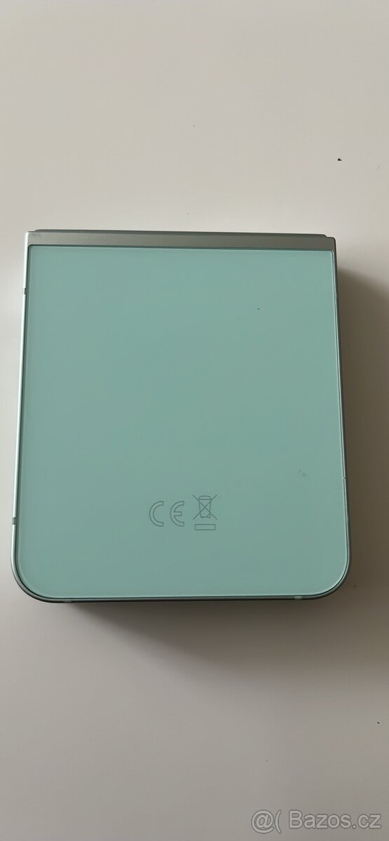 Prodam samsung galaxy Z Flip6 - 6