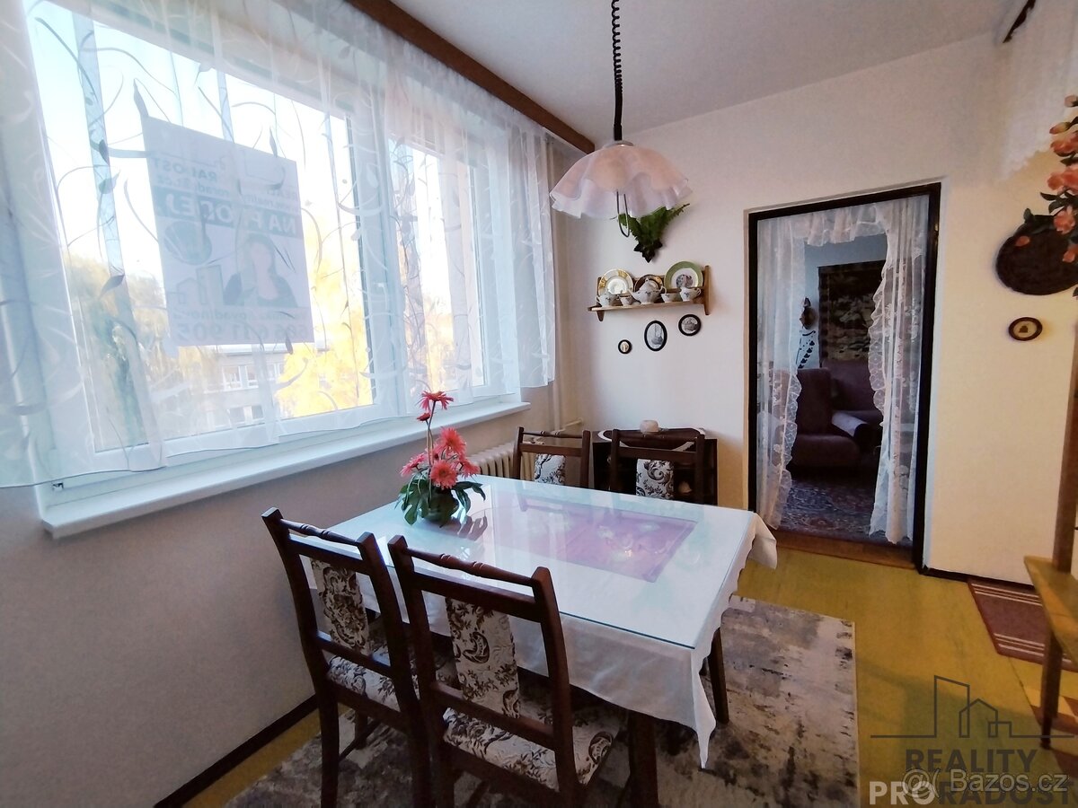 Nabízím vám k prodeji krásný byt 3+1 s lodžií v Holešově. - 6