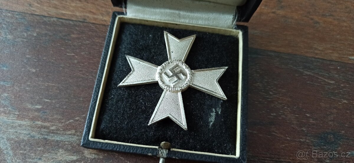 Záslužný kříž, železný kříž v etui. - 6