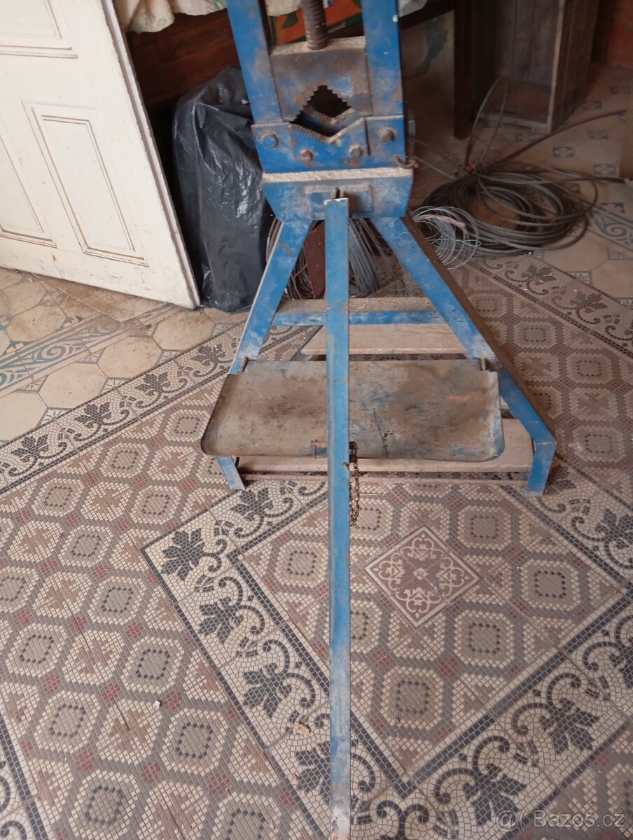 Svěrák - 6