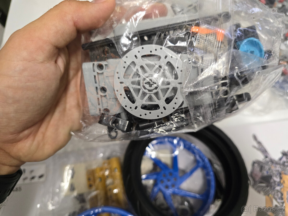 STAVEBNICE Technic 42159 Yamaha MT-10 SP (náhrada) - 6