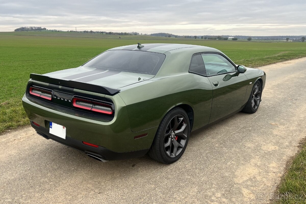 Dodge Challenger Scat pack / SRT 6.4 V8 - pronájem - 6