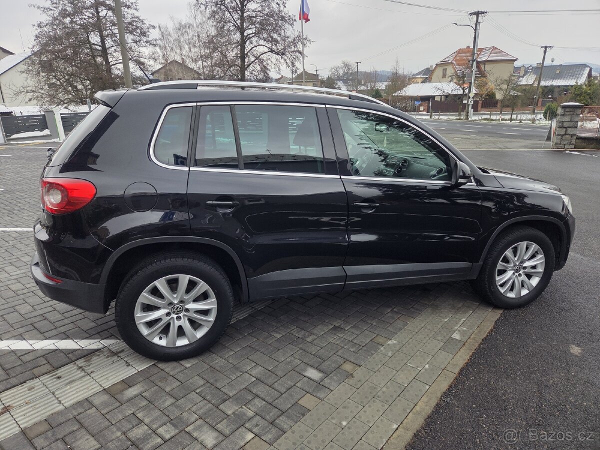 VW Tiguan 2.0TDI DSG 4x4 103kw tažné vyhřívané sedačky - 6