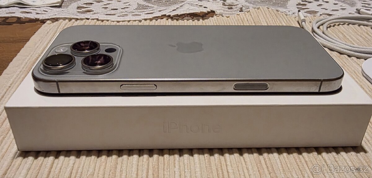 Apple iPhone 16 Pro Max 256 GB - Baterie 100% - 6