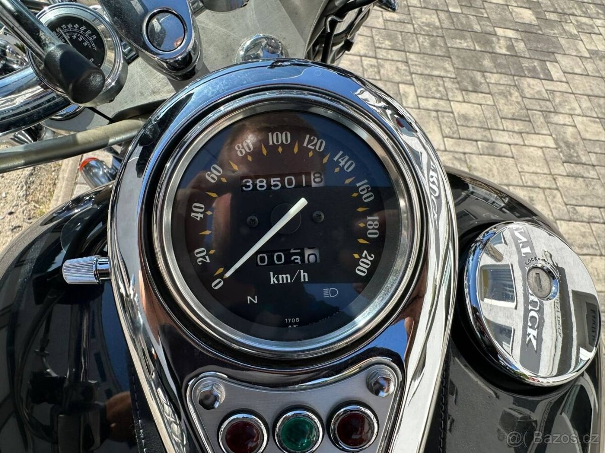 Kawasaki VN800 Classic - 6