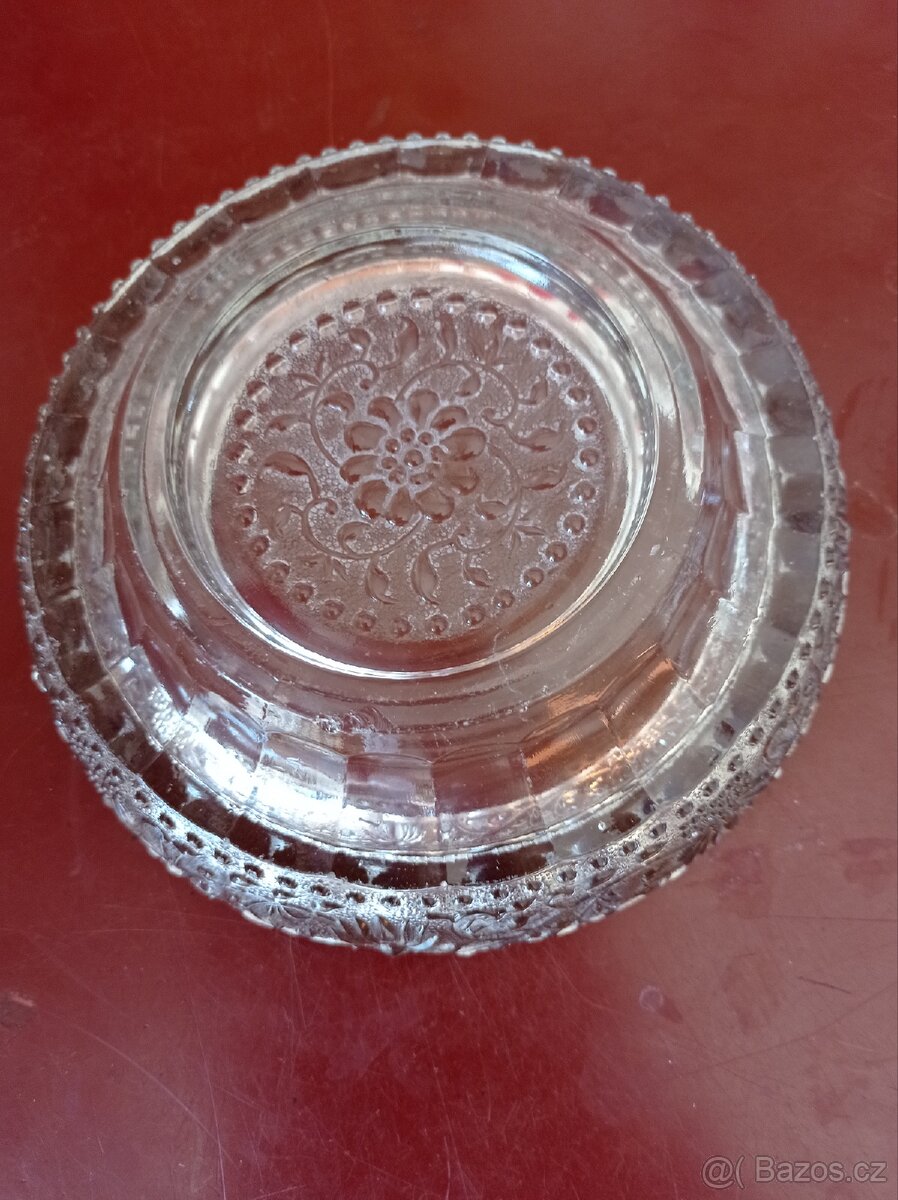 Skleněný popelník - 6