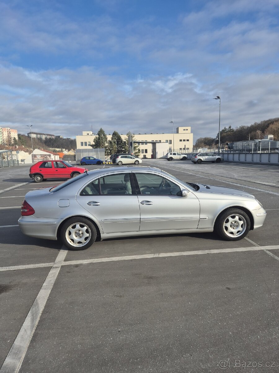 Mercedes-Benz W211 E 220 CDI - 6