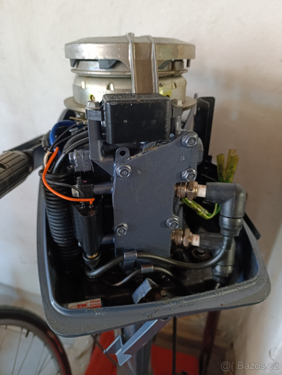 Člun Quicksilver Airdeck 320+ Yamaha 8HP 2T sleva - 6