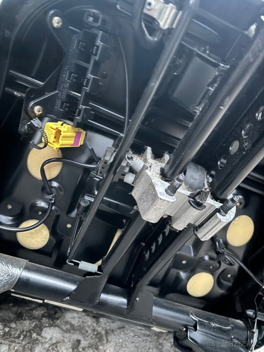 Sedačky Škoda Octavia 1 - 6