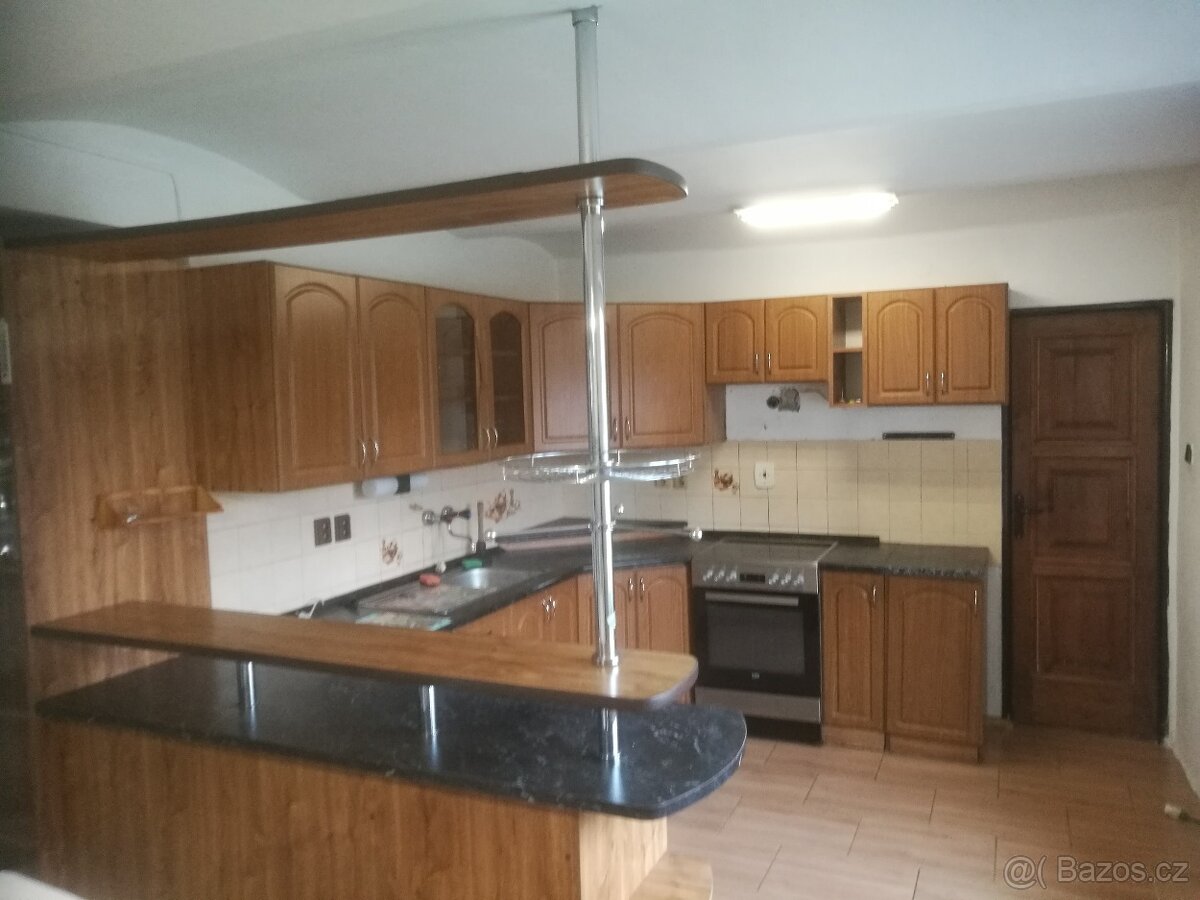 Rodinný dvougenerační dům (4+1) a (1+1) + dílna/garáž - 6