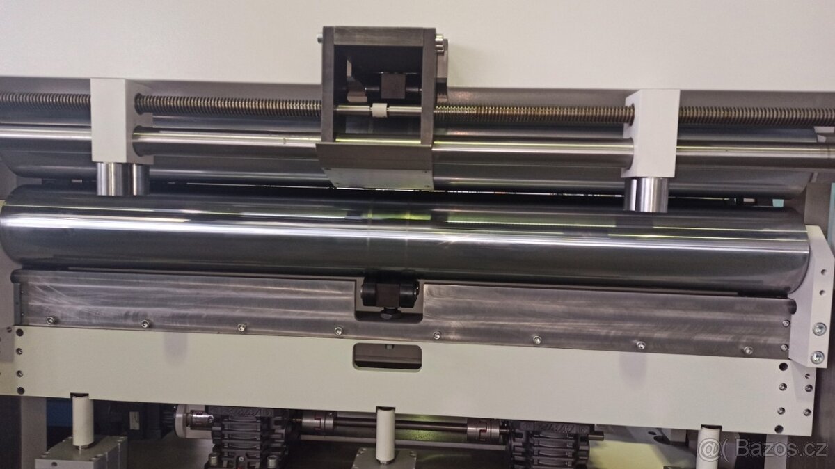 Podavač pásů a rovnačka EBU - 6