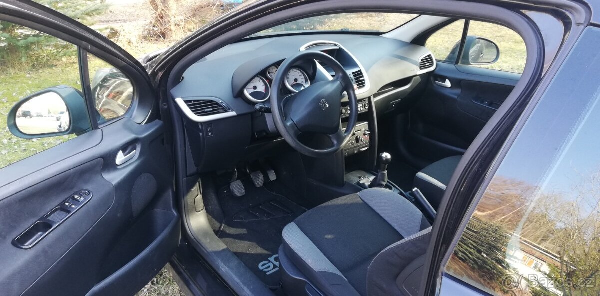 Peugeot 207 1.4 16V - 6