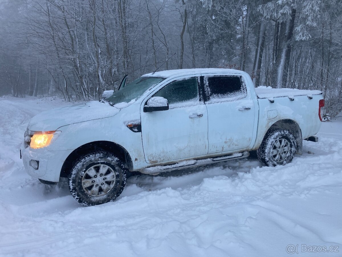 Prodám Ford Ranger 2.2 XLT DoubleCab manuál - 6
