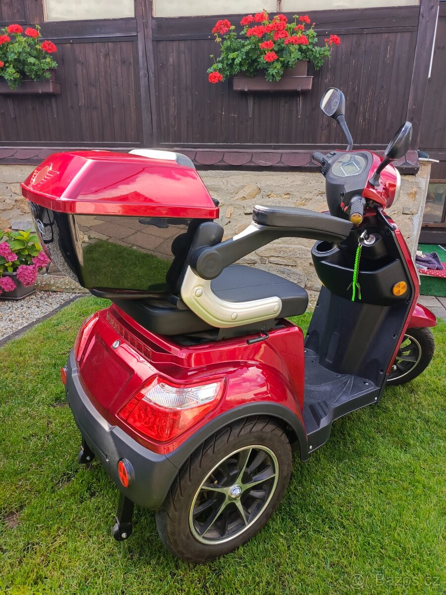 Elektrická tříkolka SELVO 31000 - 6