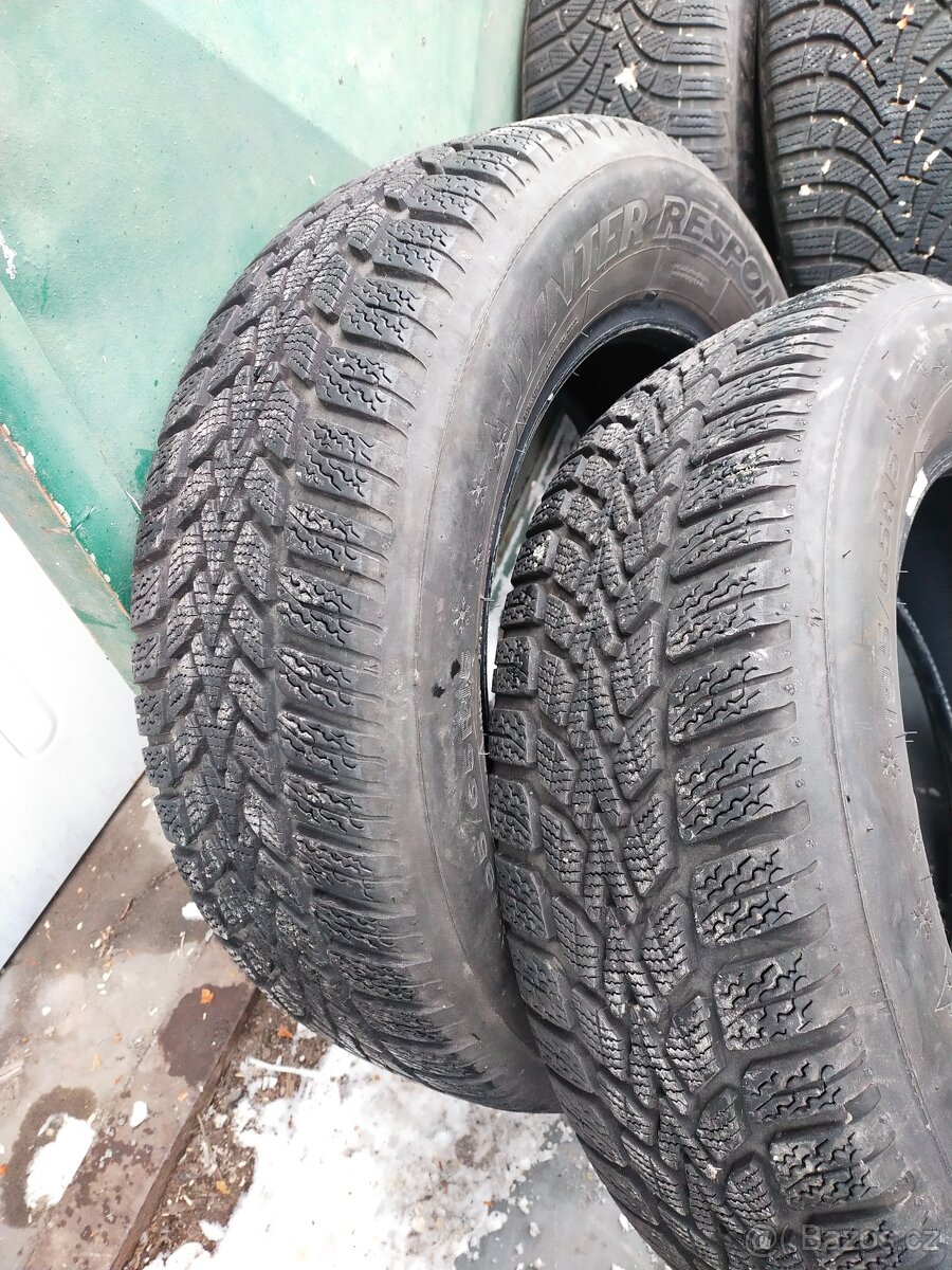 Prodám zimní pneu 205/55/16 se vzorkem 4,5 mm az 6,5 mm. - 6