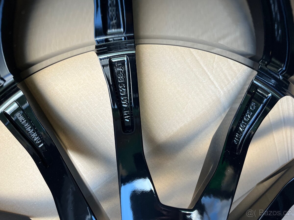 LAMBORGHINI URUS 23" Black, nové, originál - 6